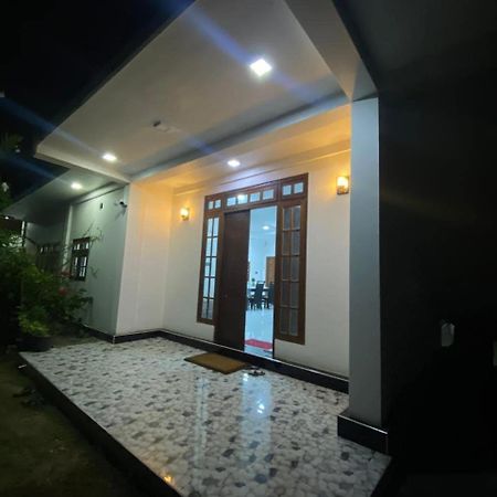 Lalitha Holiday Inn Jaffna Esterno foto