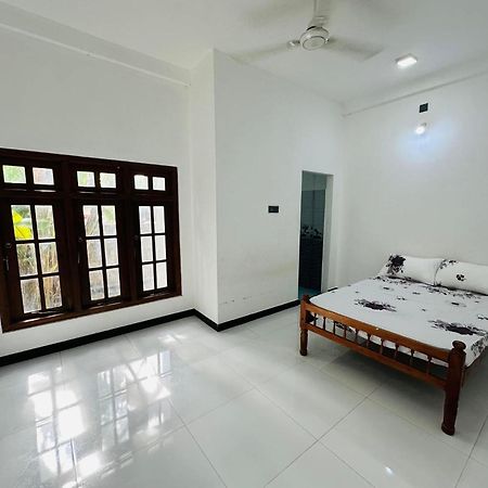 Lalitha Holiday Inn Jaffna Esterno foto