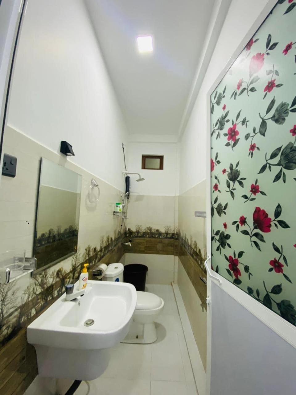 Lalitha Holiday Inn Jaffna Esterno foto