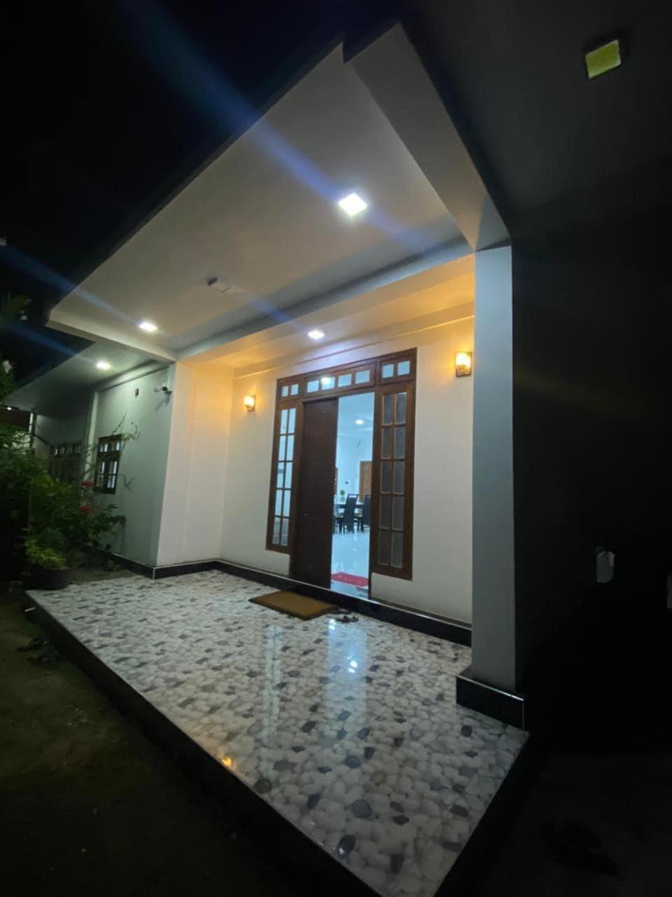 Lalitha Holiday Inn Jaffna Esterno foto